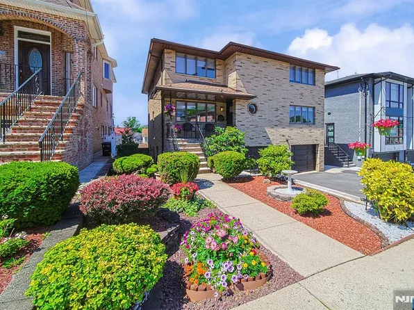 330 E Ruby Ave, Palisades Park, NJ 07650