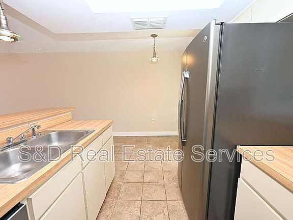 5th image of 349 Market Sq E