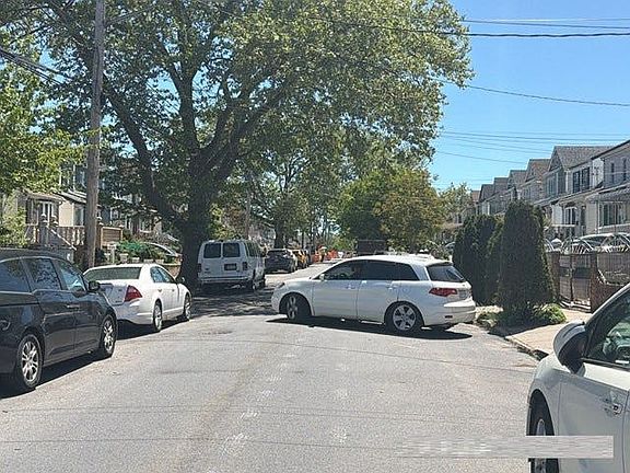 5th image of 9021 207th St
