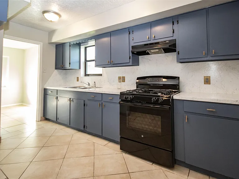 10902 Mosscrest Dr — Photo 8