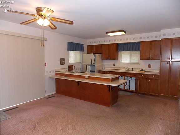 4th image of 819 Columbia Ave