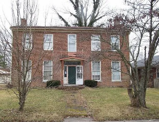 149 E Washington St photo 1