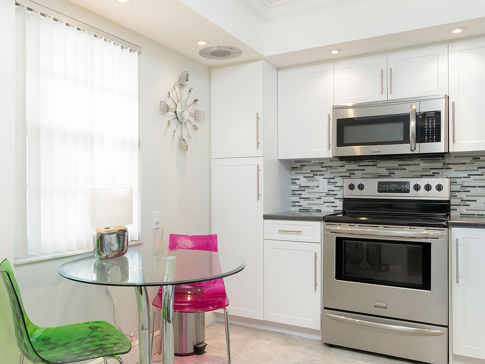 1st image of 3960 Oaks Clubhouse Dr APT 503
