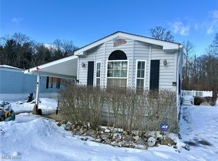 6 Lois Ln, Chardon, OH 44024