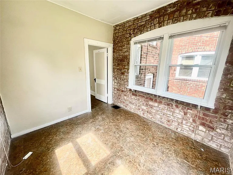 2406 Edison Ave — Photo 34
