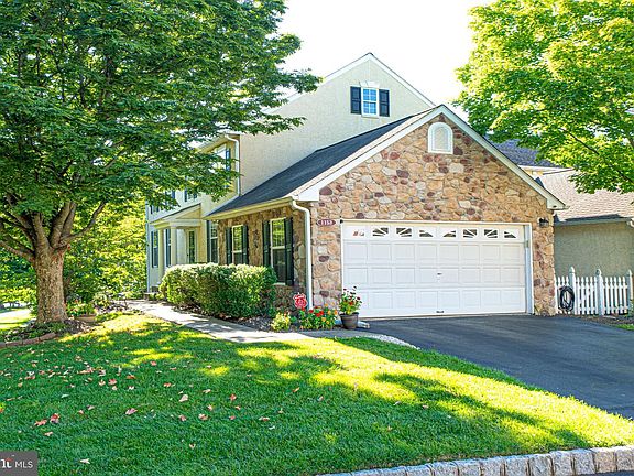 2nd image of 1153 Harrogate Way