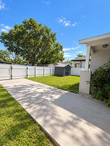 4 bed, 1662 sqft, $3,495 — Photo 2