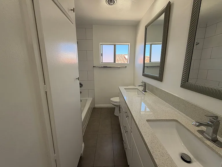 1916 Harriman Ln — Photo 17