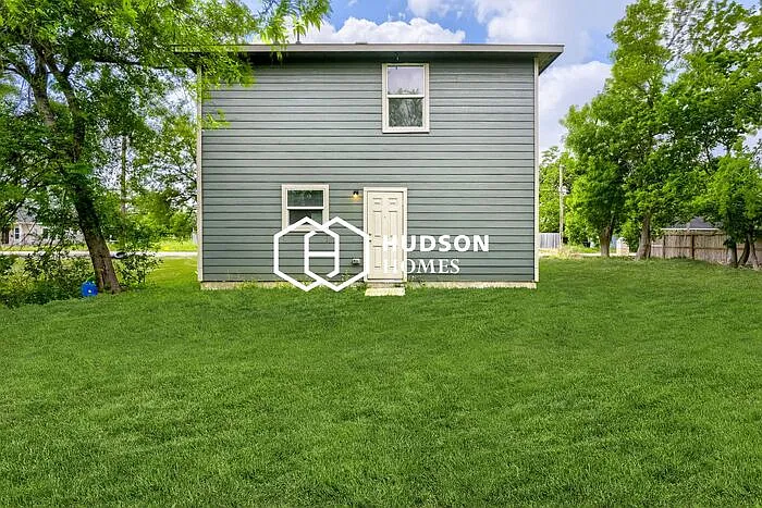 7839 Sandy St — Photo 12