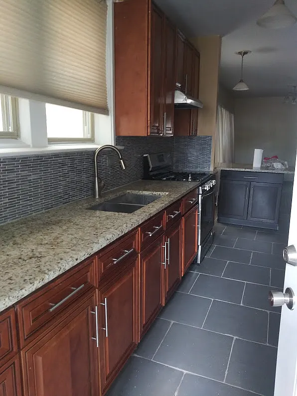 3 bed, 1400 sqft, $1,800 — Photo 1