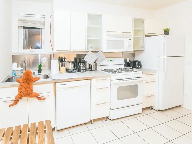 1807 N Wilton Pl #B2 — Photo 5