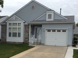 709 Virgin Island Dr, Williamstown, NJ 08094