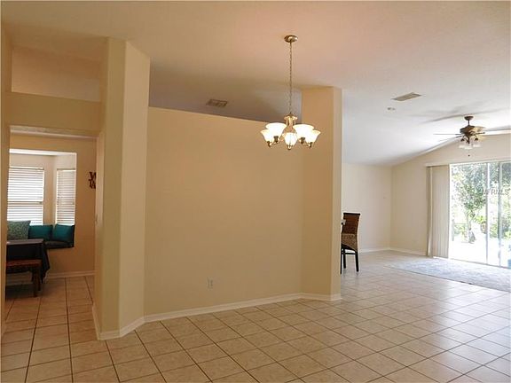 4th image of 19533 Glen Elm Way