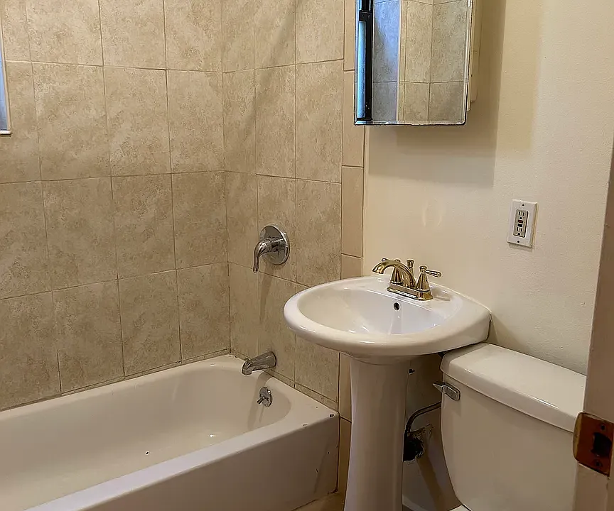 606 Flatbush Ave #1R