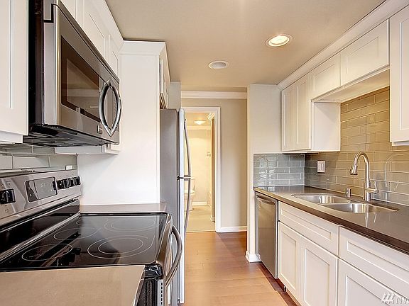 2nd image of 327 128th St SE #L221