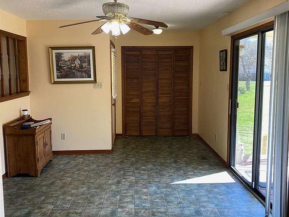 4th image of 363 Parkway Dr