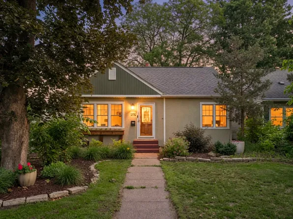 1576 Grotto St N, Saint Paul, MN 55117