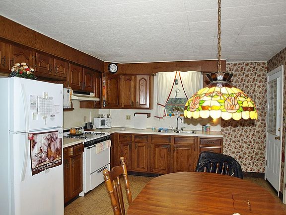 4th image of 1001 James St