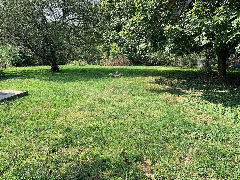 2nd image of 1921 White Ave