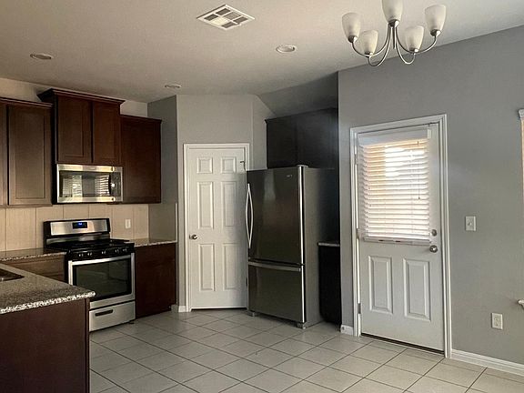 5th image of 401 Dawson Dune Ln