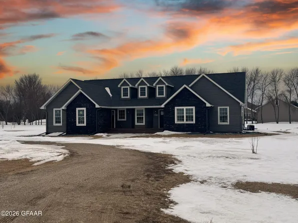 1082 Cliffs Pl, Devils Lake, ND 58301