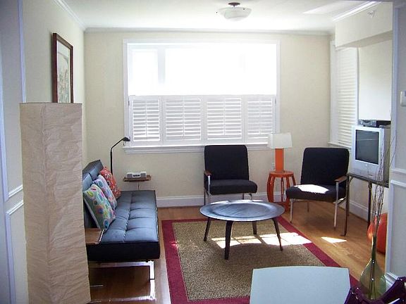 Fully furnished living room w/WiFi, cable and phone service