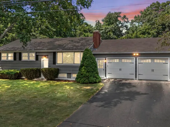15 Vernon Road, Cape Elizabeth, ME 04107