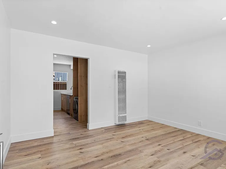 4820 Muir Ave — Photo 9