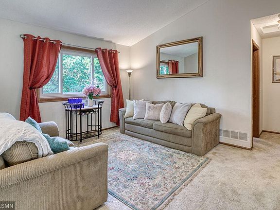 5th image of 12424 Quince St NW