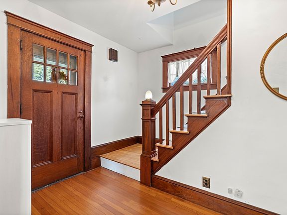 5th image of 132 Luce St