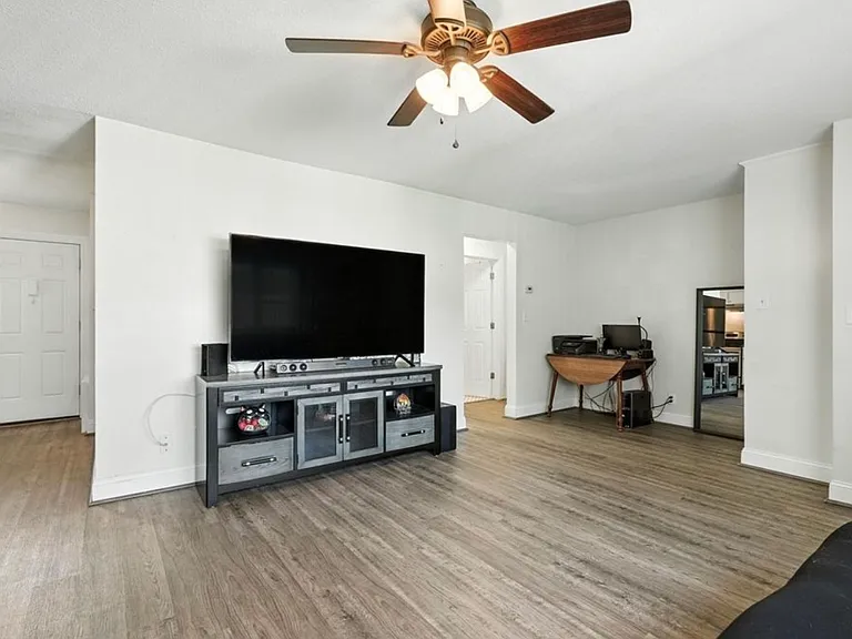 66 Applewood Dr #66 — Photo 5