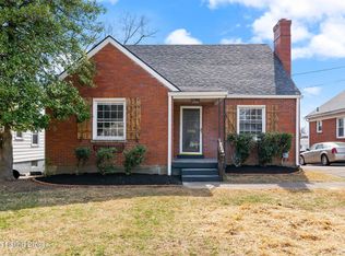3906 Kennison Ave, Saint Matthews, KY 40207