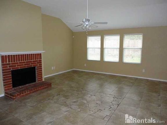 4th image of 908 Cedar Creek Dr