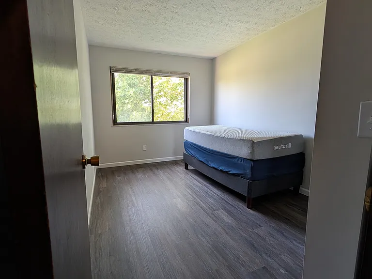 2385 Laurelwood Dr — Photo 11