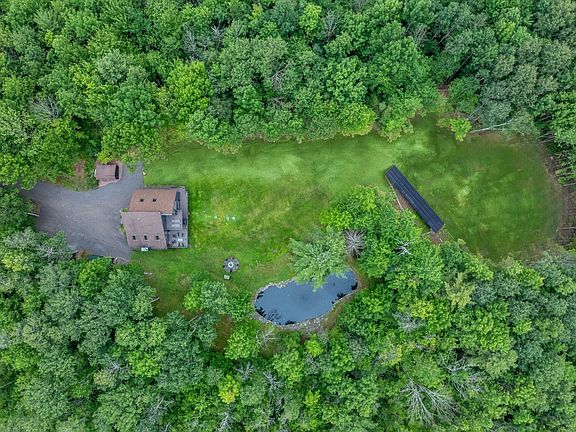 3rd image of 210 Acorn Drive