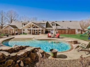 211 SW O St, Bentonville, AR 72712