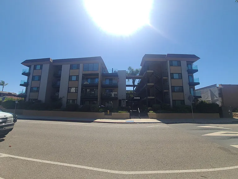 Georgia Regency Senior Apartments — Photo 32