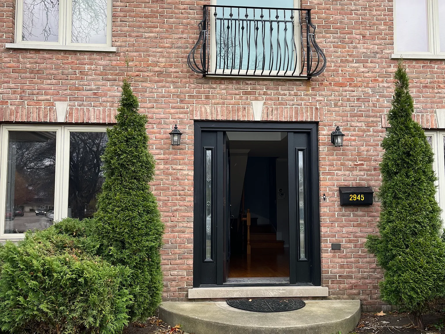 5 bed, 2800 sqft, $6,000 — Photo 2