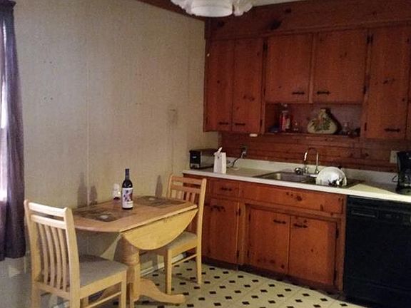 5th image of 1223 Lakeview Dr