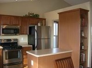 196 Arabian Ave W, Shakopee, MN 55379