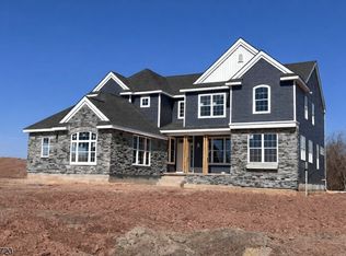 5 Paetzell Farm Rd, Milford Boro, NJ 07830