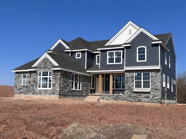 5 Paetzell Farm Rd, Milford Boro, NJ 07830