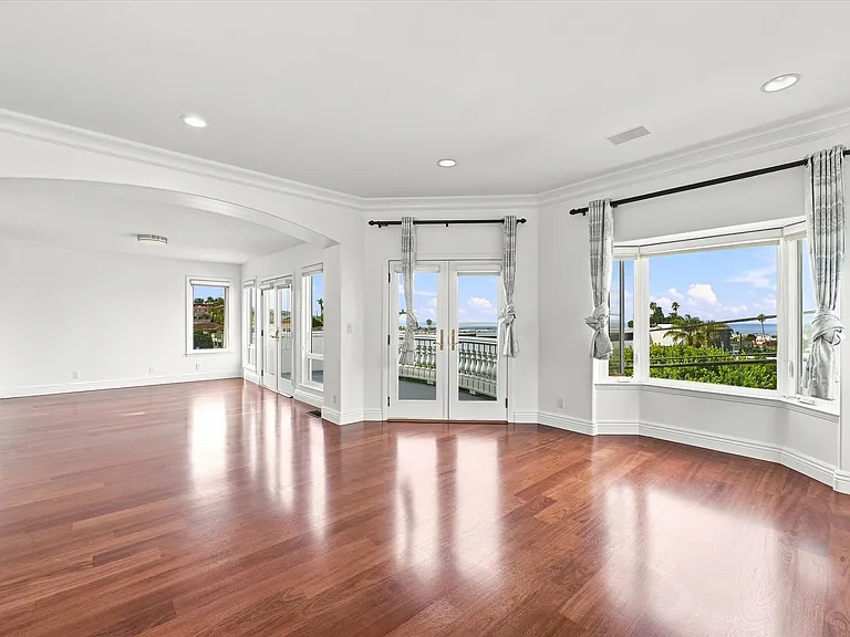 1220 Ocean Dr — Photo 10