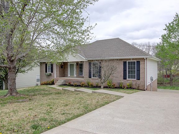 3rd image of 1679 Barrywood Cir E