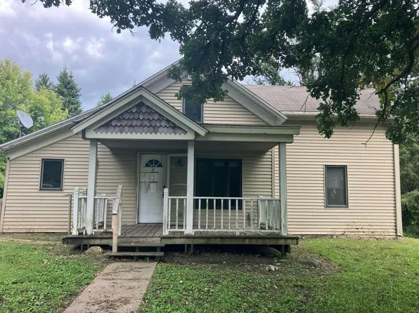 77451 275th St, Clarks Grove, MN 56016