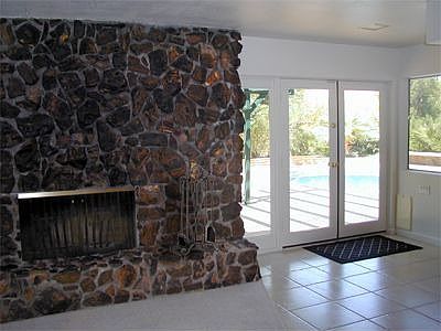 10' Fireplace