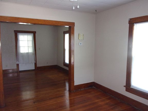 5th image of 1567 2nd St