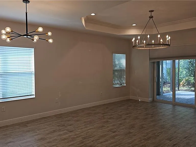 2305 Ariane Dr — Photo 7