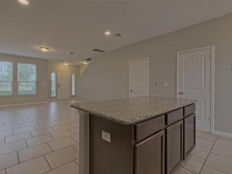 315 N Heatherwilde Blvd — Photo 13