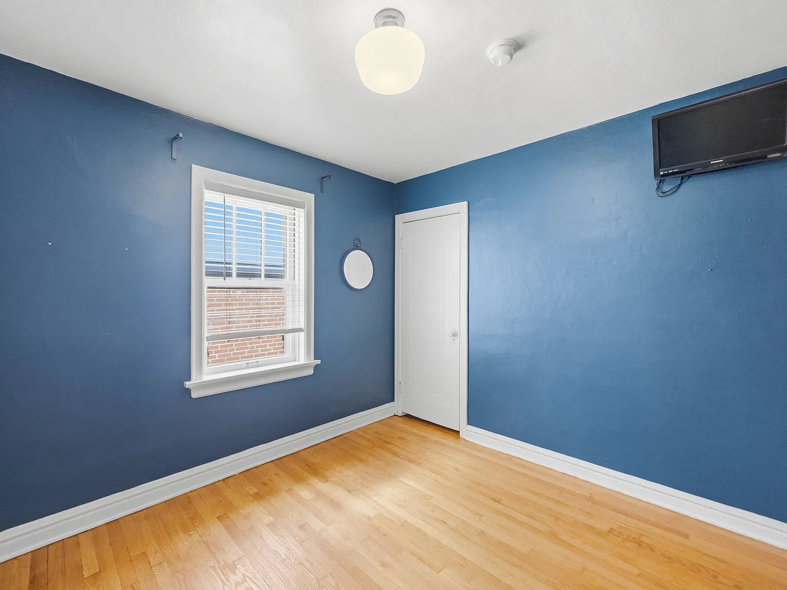 4 bed, 1238 sqft, $2,300 — Photo 2